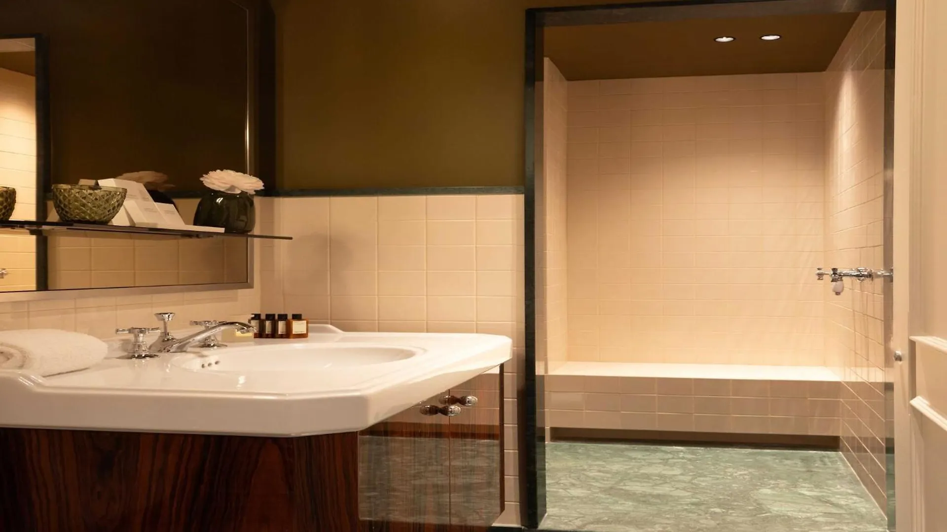 Palais Bourbon Hotel - Suite 44 - 4P - Invalides Paris France
