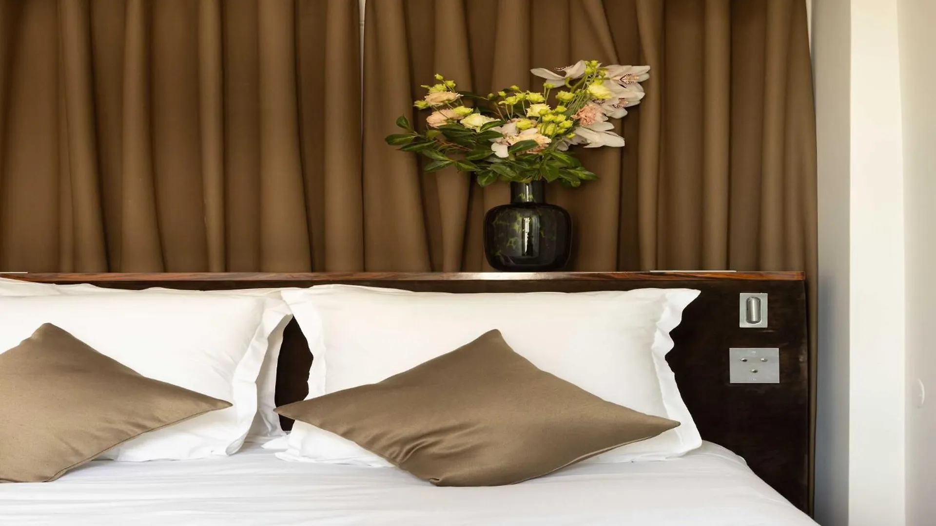 Palais Bourbon Hotel - Suite 44 - 4P - Invalides Paris Apartment