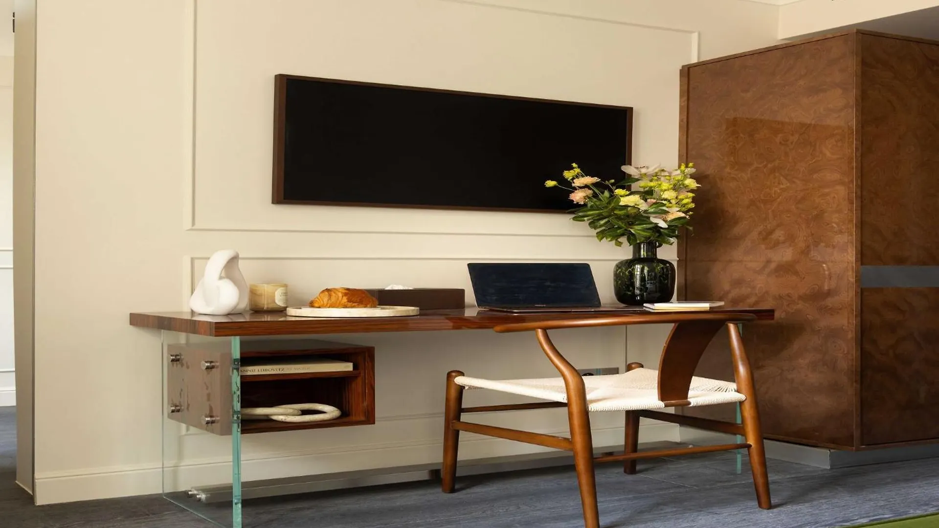 Palais Bourbon Hotel - Suite 44 - 4P - Invalides Paris Apartment